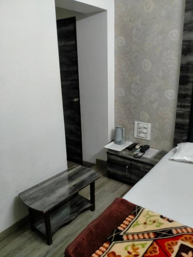 戈拉巴百老汇酒店 孟买 外观 照片